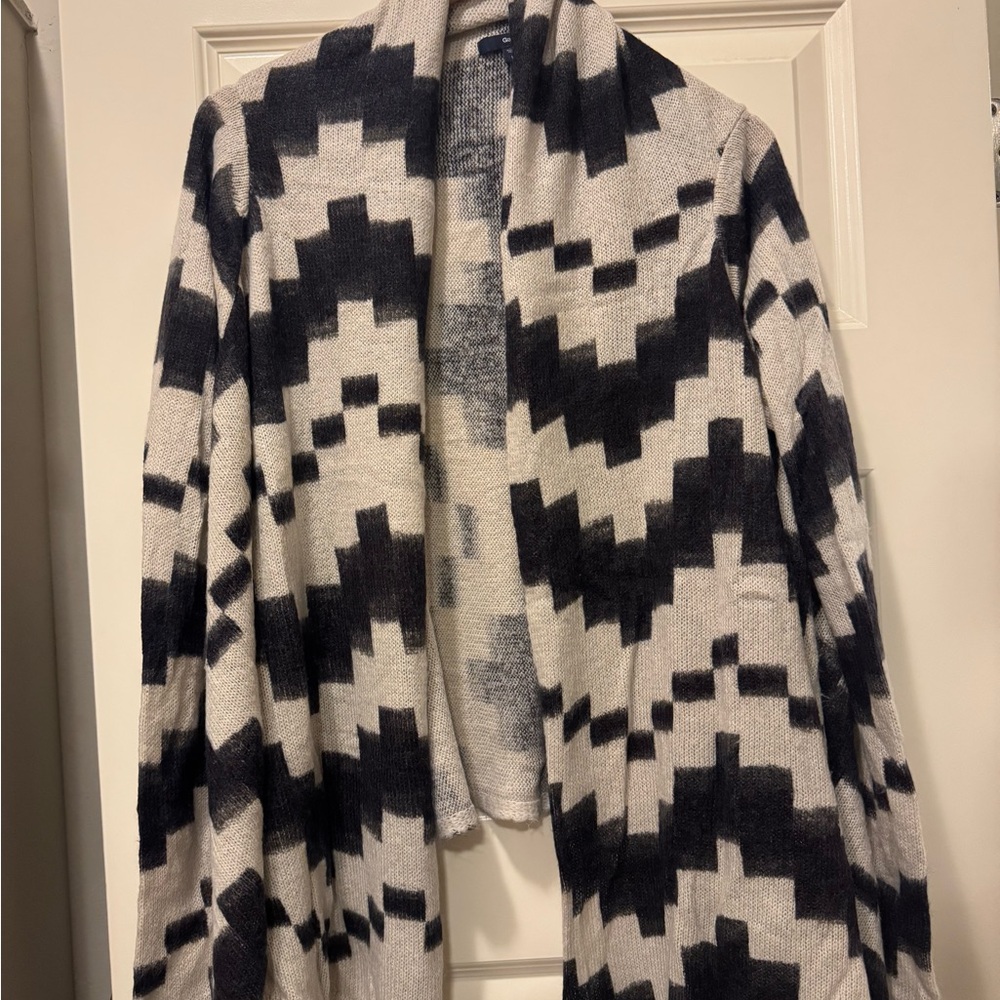 GAP Black and White Geometric Open Cardigan Sweater